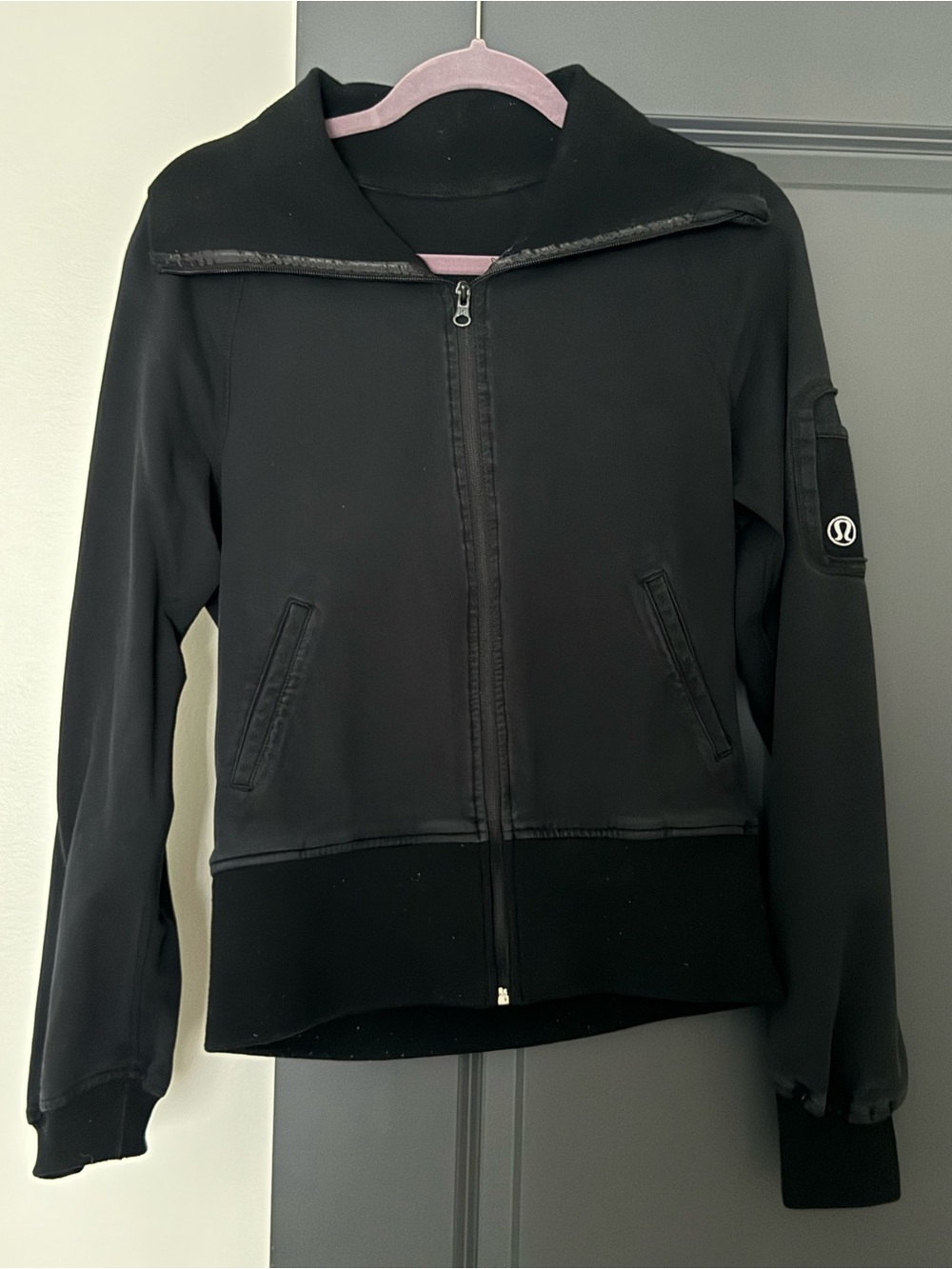 Lululemon athletica full zip long sleeve hoodie — 19.5-20.5” PTP